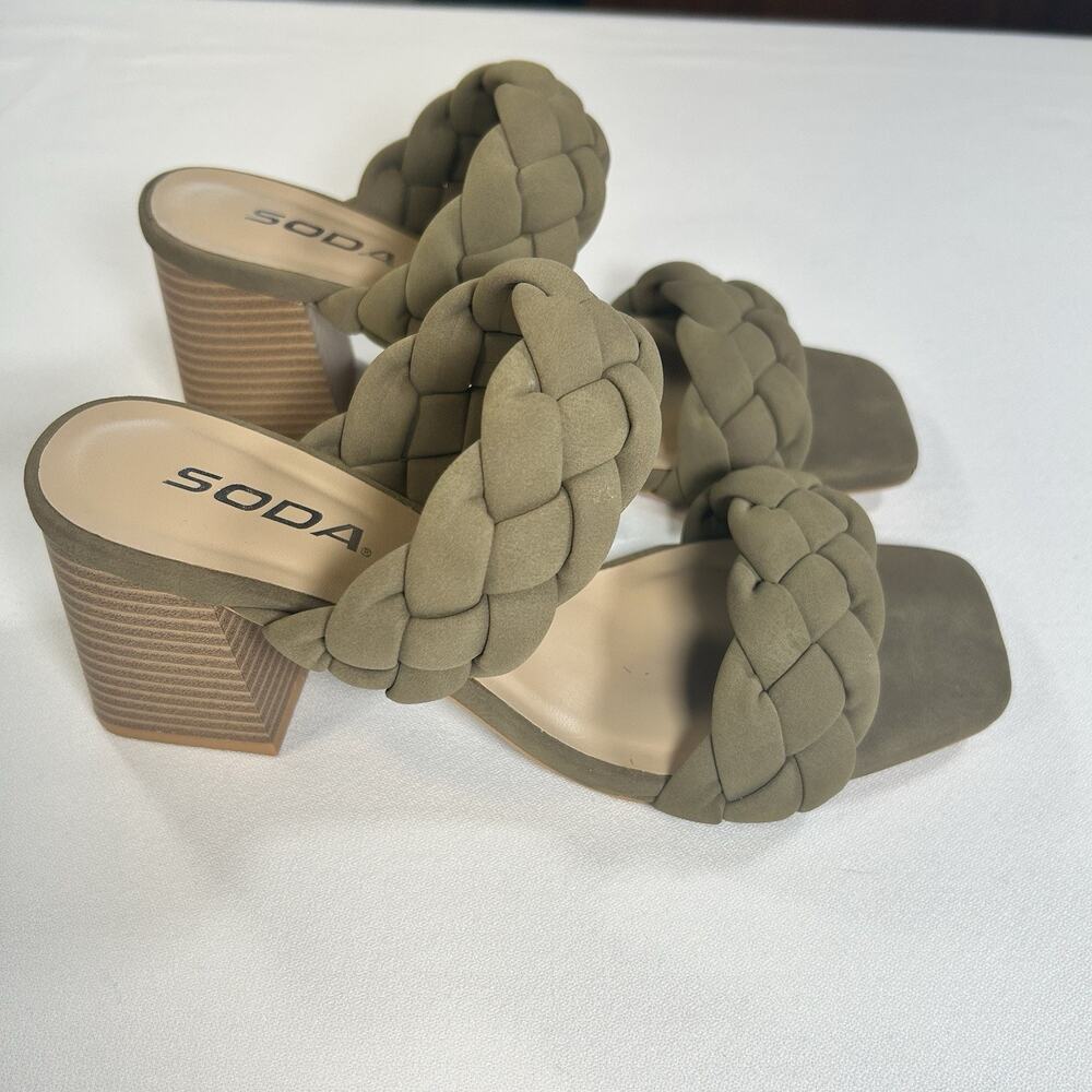 Soda Braided Open Toe Double Strap Block Heels Size 7 Olive Green Suede
